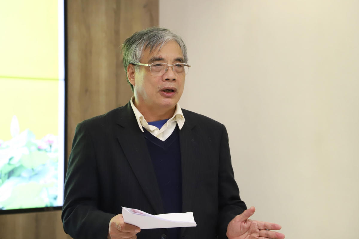 PGS.TS Trần Đình Thiên, Chủ nhiệm HĐTV về Kinh tế phát biểu tại Hội nghị. 