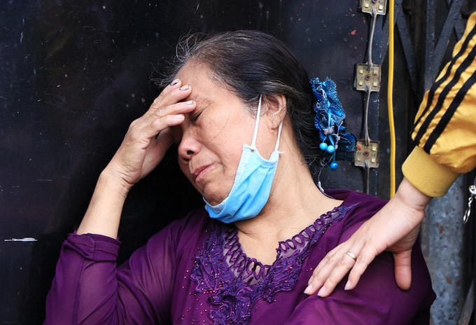 Bà Đinh Thị Phên, mẹ ruột nạn nhân Đinh Hùng Vỹ. Ảnh: Tất Định.
