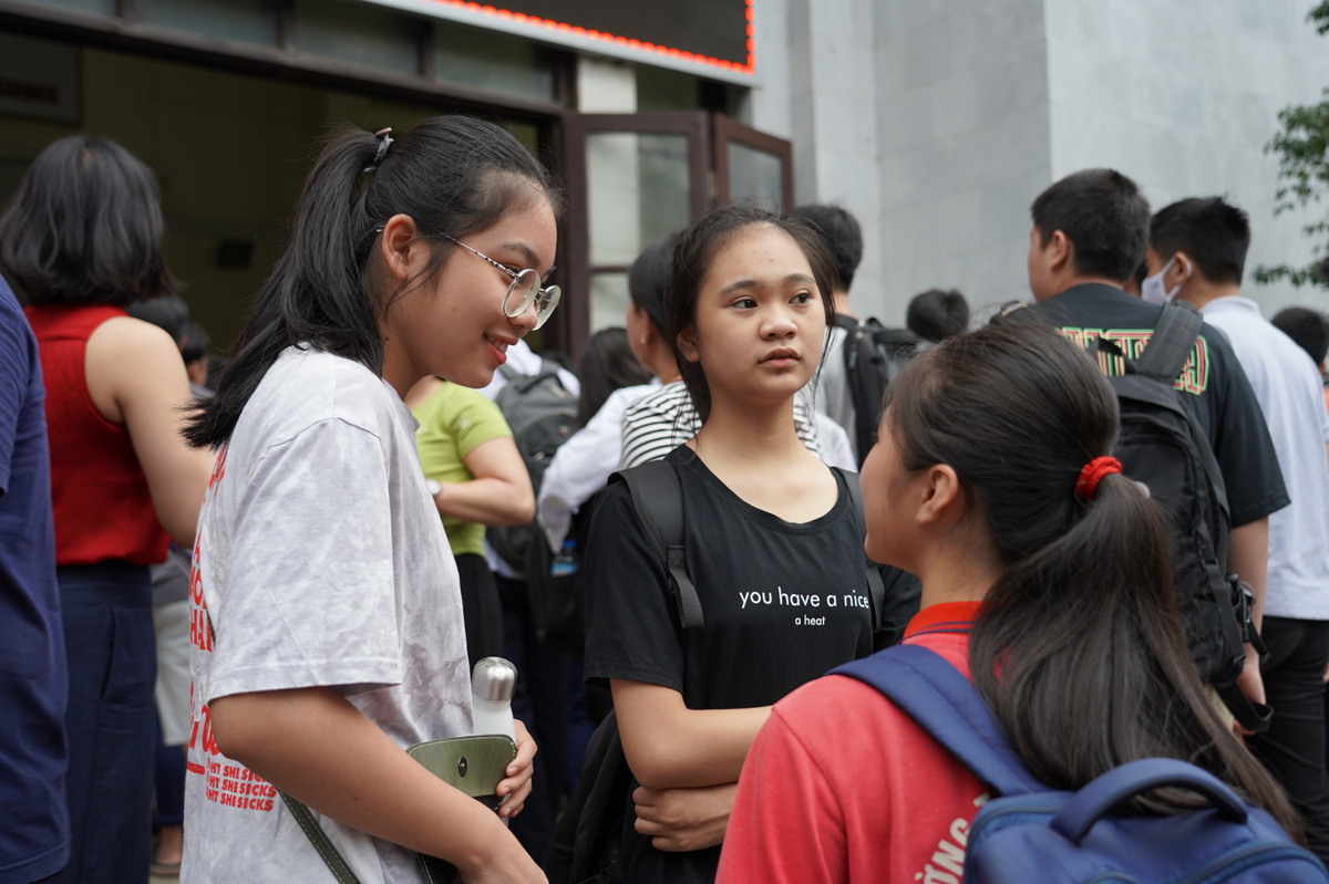 Thí sinh dự thi vào lớp 10 trường chuyên ĐH Quốc gia Hà Nội năm học 2020- 2021.
