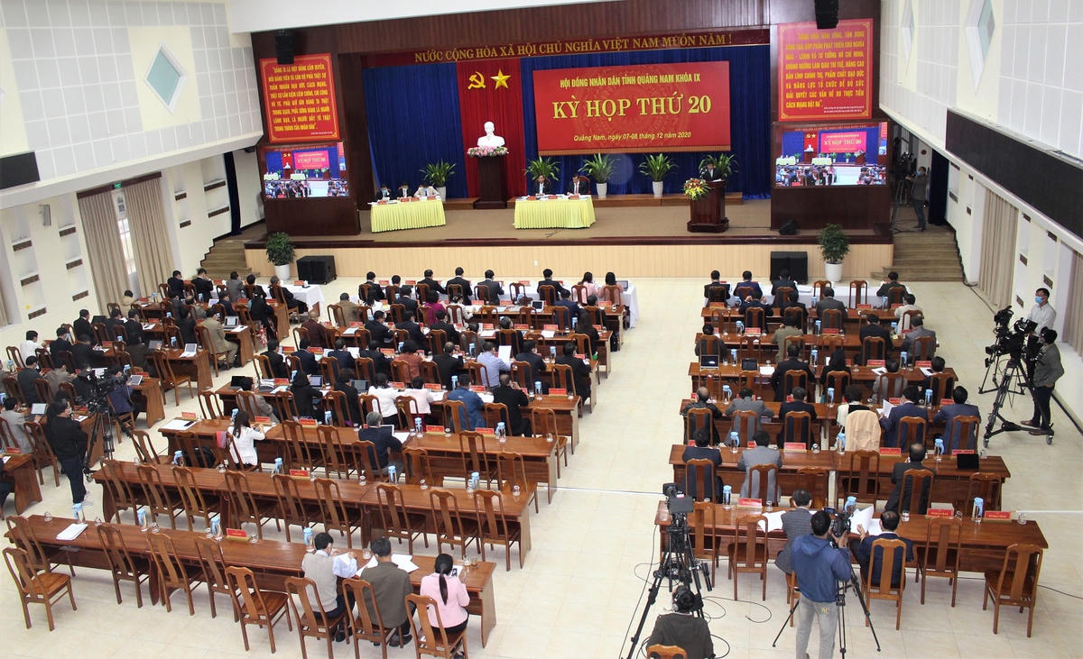 Quang cảnh khai mạc HĐND tỉnh Quảng Nam khóa IX.