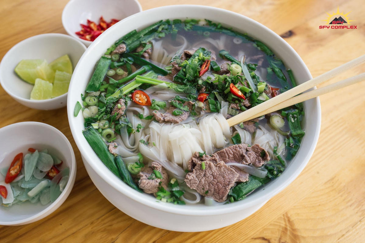 Món phở ngon nhất nhì Hà Thành sẽ có mặt ở SFY Complex Đức Thọ.