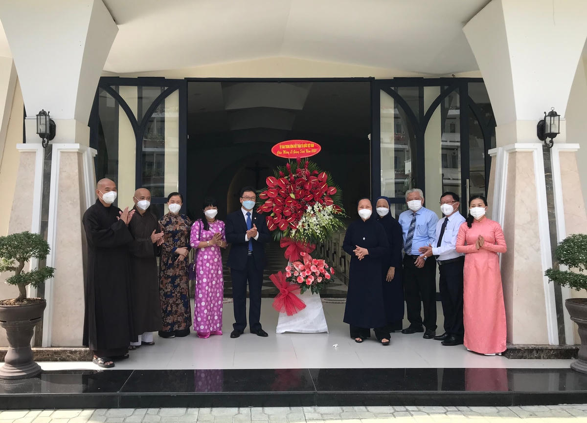 Chúc mừng Giáng sinh tại Dòng nữ tử bác ái Vinh Sơn.