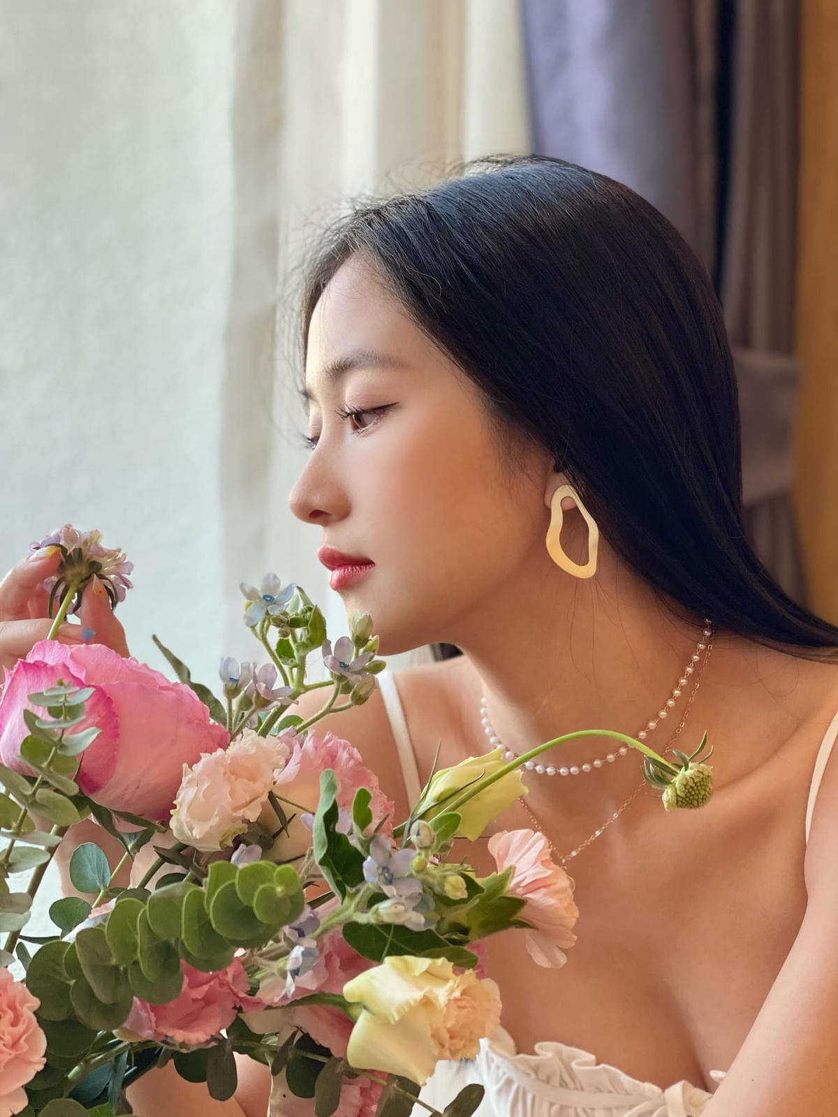 Jun Vũ tâm tư: “Có những người ghét chờ đợi không phải vì họ tiếc thời gian bỏ ra. Mà bởi vì họ ghét cảm giác bị động, cảm giác lệ thuộc vào một điều gì đó hay một ai đó khác”.