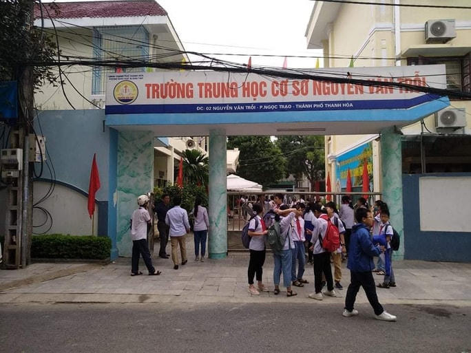 Ngôi trường xảy ra sự việc.  