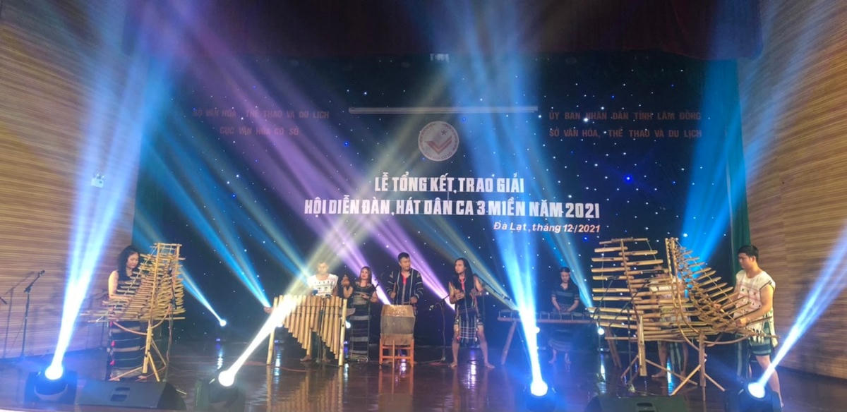 Sức sống mạnh mẽ của đàn, hát dân ca 3 miền