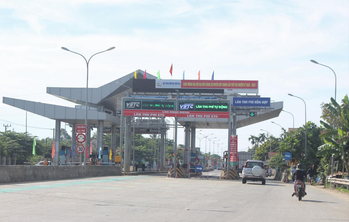 Trạm thu phí Tam Kỳ (đóng ở xã Tam Xuân 1).