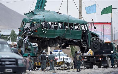 Đánh bom xe buýt ở Afghanistan, 13 người thương vong