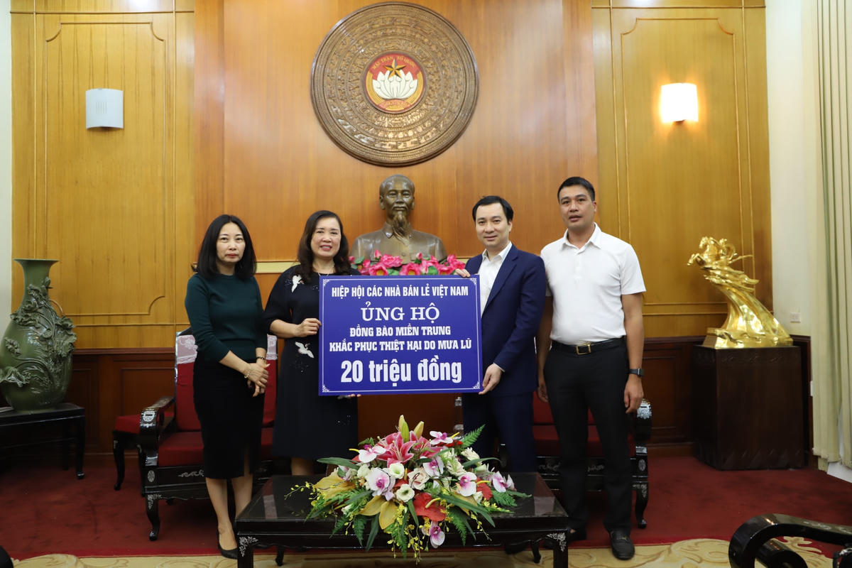 Tiếp nhận ủng hộ từ Hiệp hội các nhà bán lẻ Việt Nam.