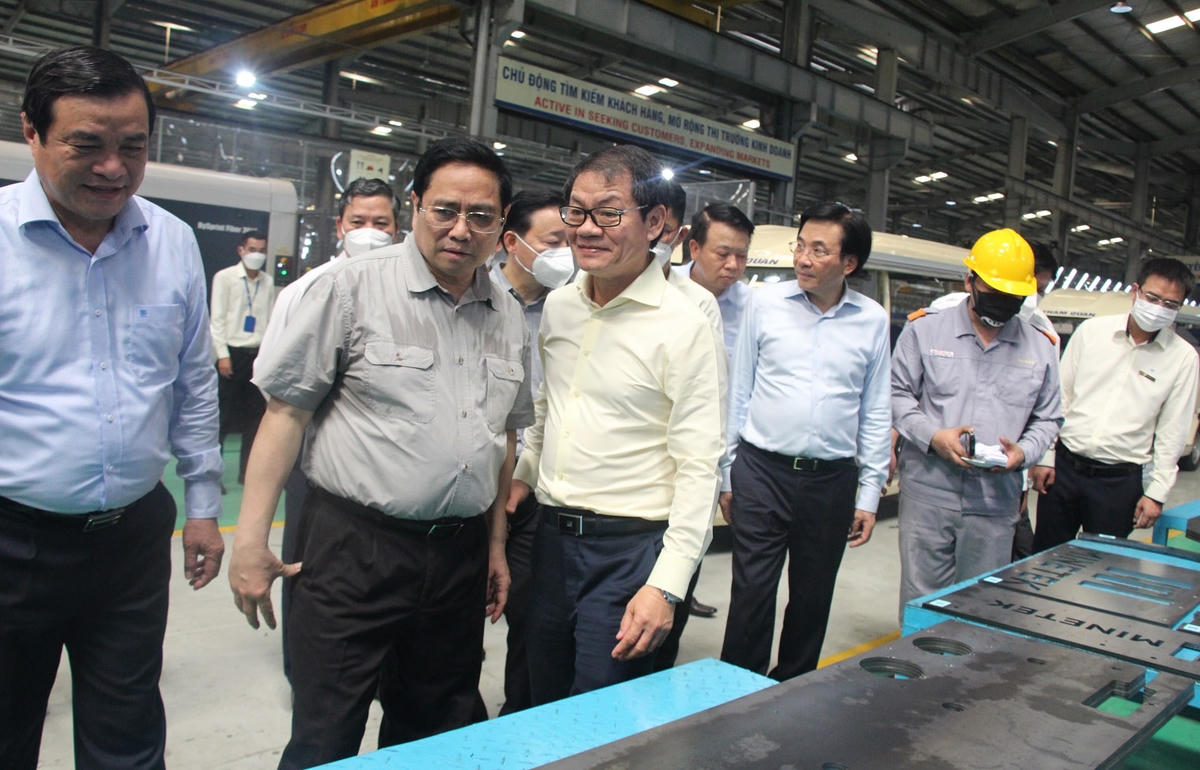 Thủ tướng Chính phủ Phạm Minh Chính tham quan nhà máy THACO.