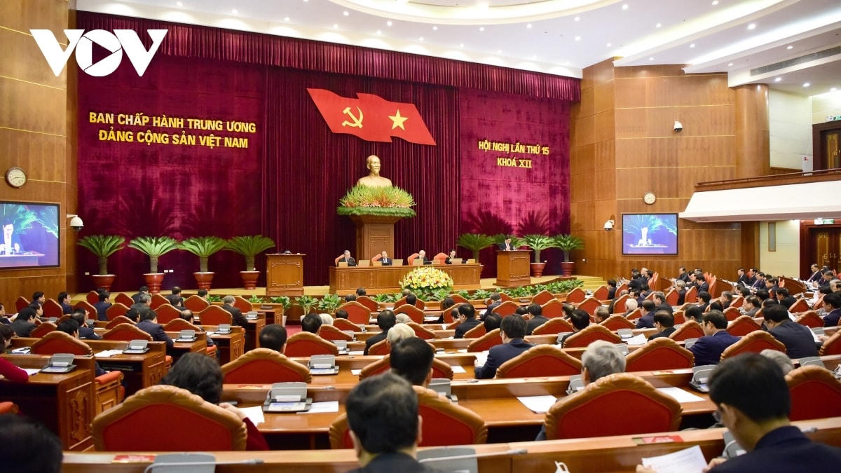 Hội nghị tập trung thảo luận, cho ý kiến về tiếp tục hoàn thiện công tác nhân sự Ban Chấp hành Trung ương, Bộ Chính trị, Ban Bí thư khóa XIII và chuẩn bị nhân sự lãnh đạo chủ chốt khóa XIII.  