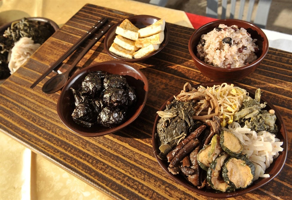 Các món ăn truyền thống của ‘Daeboreum’. Ảnh: Korea Times.