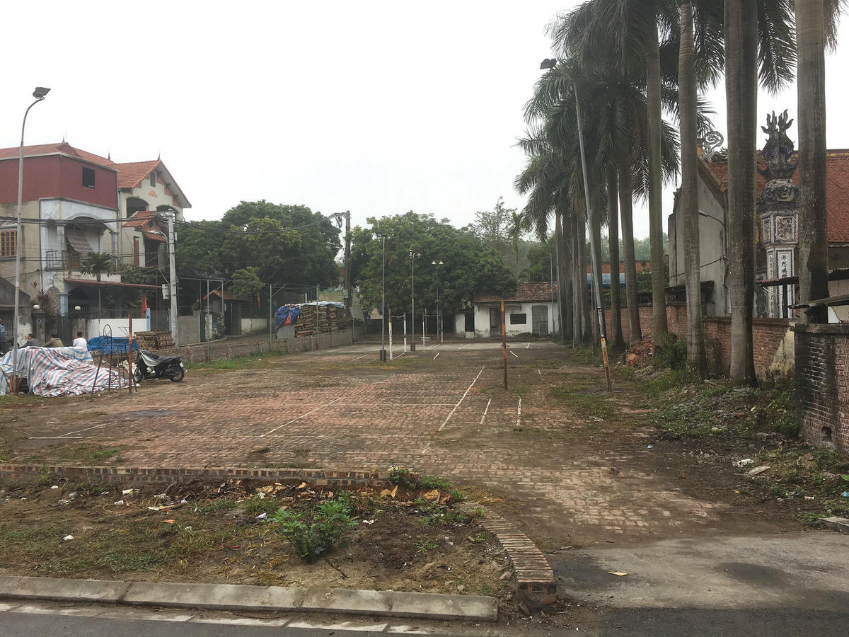 Khu vực 2 di tích chùa Vàng bị phá tường bao.