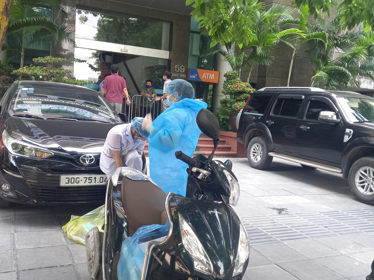 Hà Nội phong tỏa tạm thời tòa nhà 59 Quang Trung do có ca dương tính