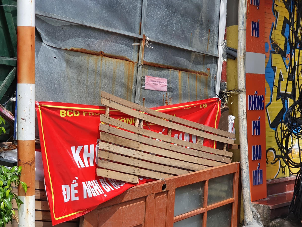 Hà Nội: Nhiều tuyến phố thành ngõ cụt, siết chặt việc đi đường của người dân