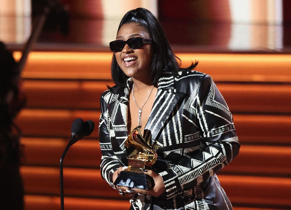 Giải Album R&B xuất sắc nhất trao cho nghệ sĩ Jazmine Sullivan với album “Heaux Tales”. Ảnh: Reuters..