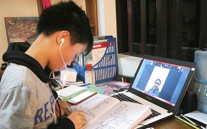Học online là giải pháp tình thế, kém hiệu quả.  