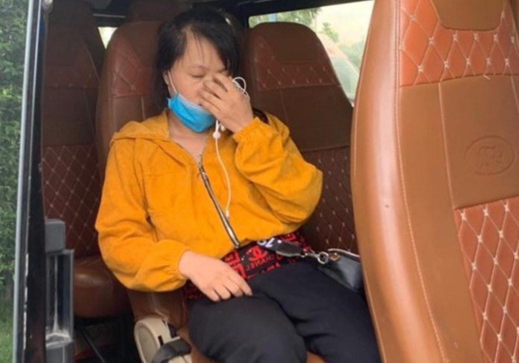 ữ hành khách trốn khai báo y tế tại chốt kiểm soát dịch.