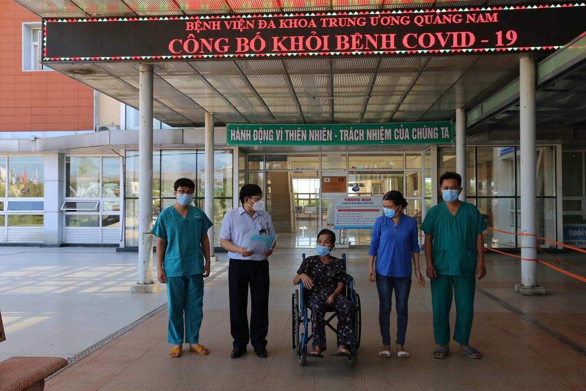 BN 624 mắc Covid-19 khỏi bệnh xuất viện sáng 11/9.