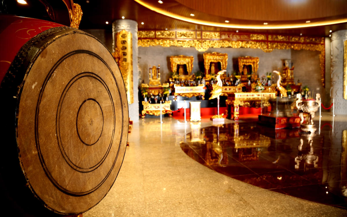 Trống cũng được rước từ đền Hùng Phú Thọ cung tiến về đền thờ tại Cần Thơ.