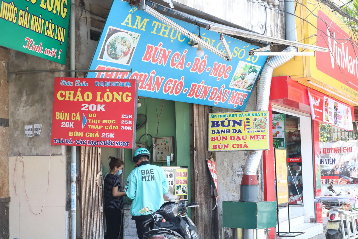 Đơn đặt hàng đồ ăn tăng chóng mặt.