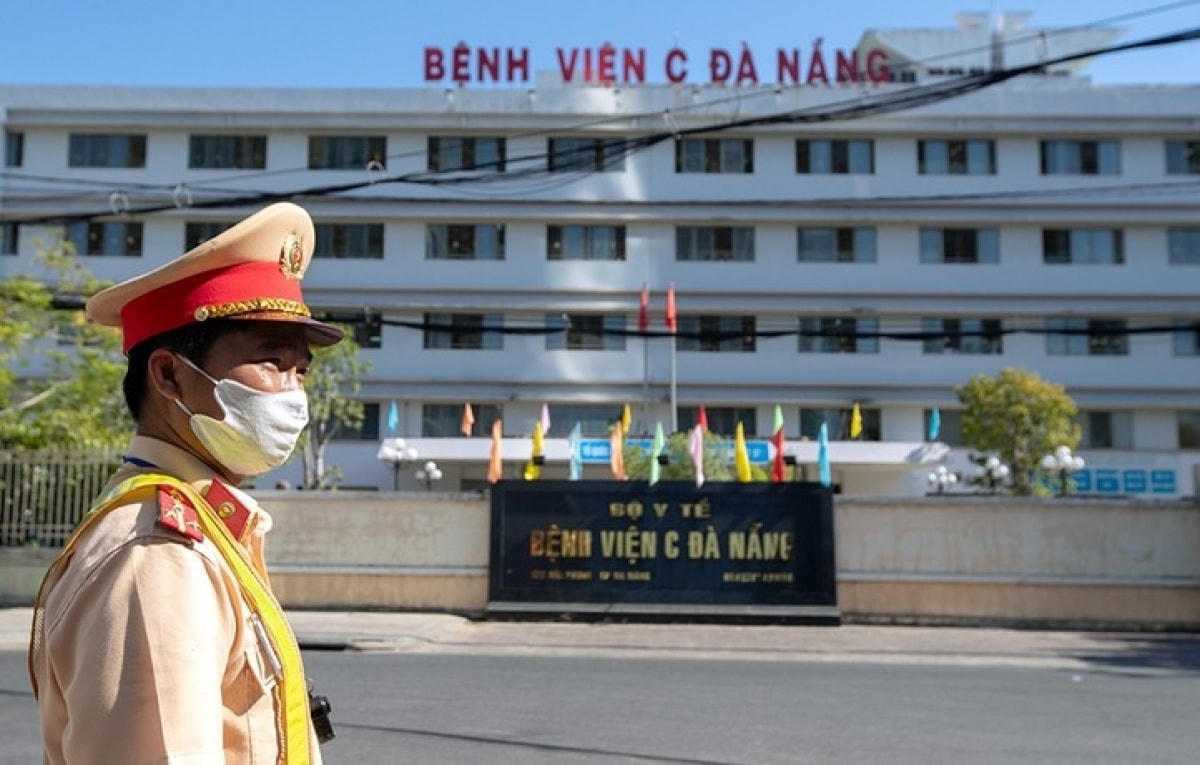 Việt Nam đối mặt với 4 nguy cơ tiềm ẩn làm bùng dịch Covid-19