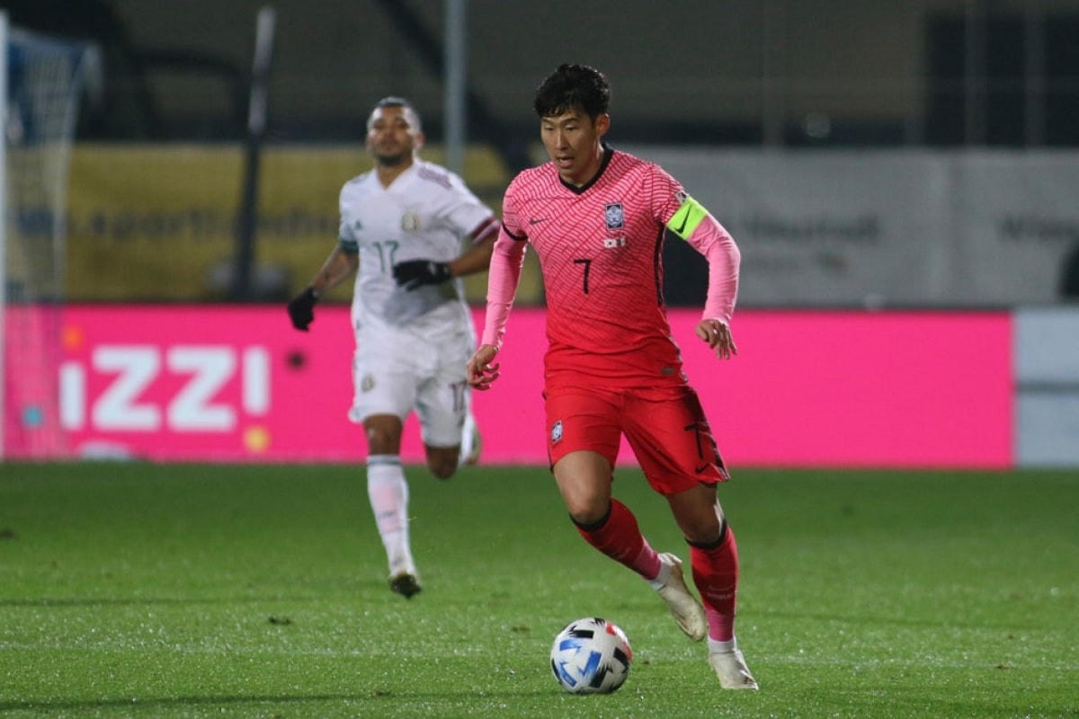 Son Heung Min trong trận đấu với Mexico ngày 14/11 (Ảnh: Getty).