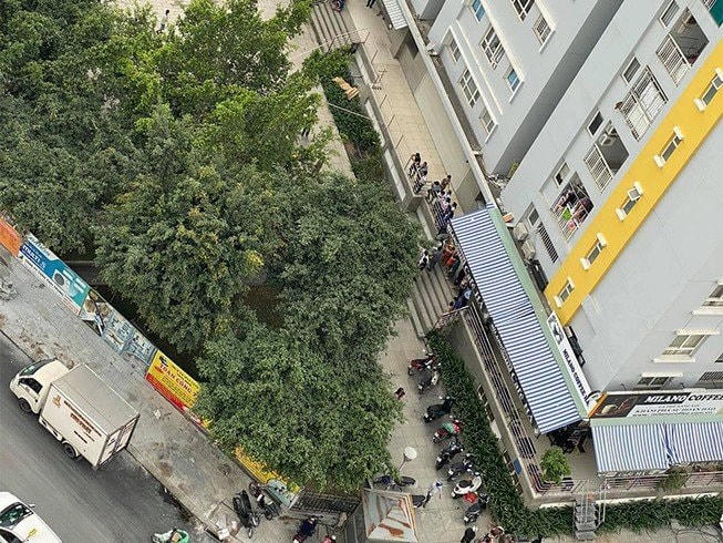 Chung cư nơi nạn nhân Đ.H.D. rơi từ tâng cao xuống đất. Ảnh: TL.