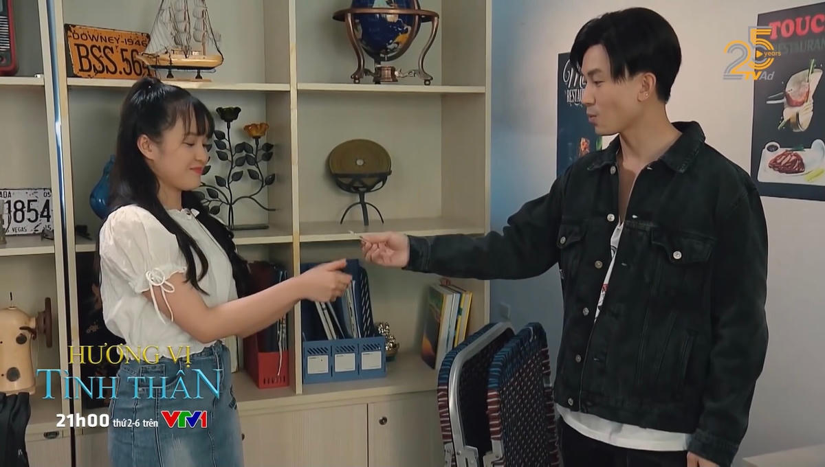 Huy giấu vợ cho nhân viên nữ ngủ tại phòng làm việc. Ảnh: CMH