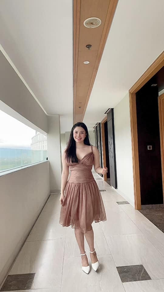 Sau khi đến gần hơn với khán giả nhờ vai Diệp lẳng lơ trong “Người phán xử”, Thanh Bi thay đổi hình tượng, vào vai thiếu úy Hải Yến xinh đẹp, mạnh mẽ khiến không ít người bất ngờ.