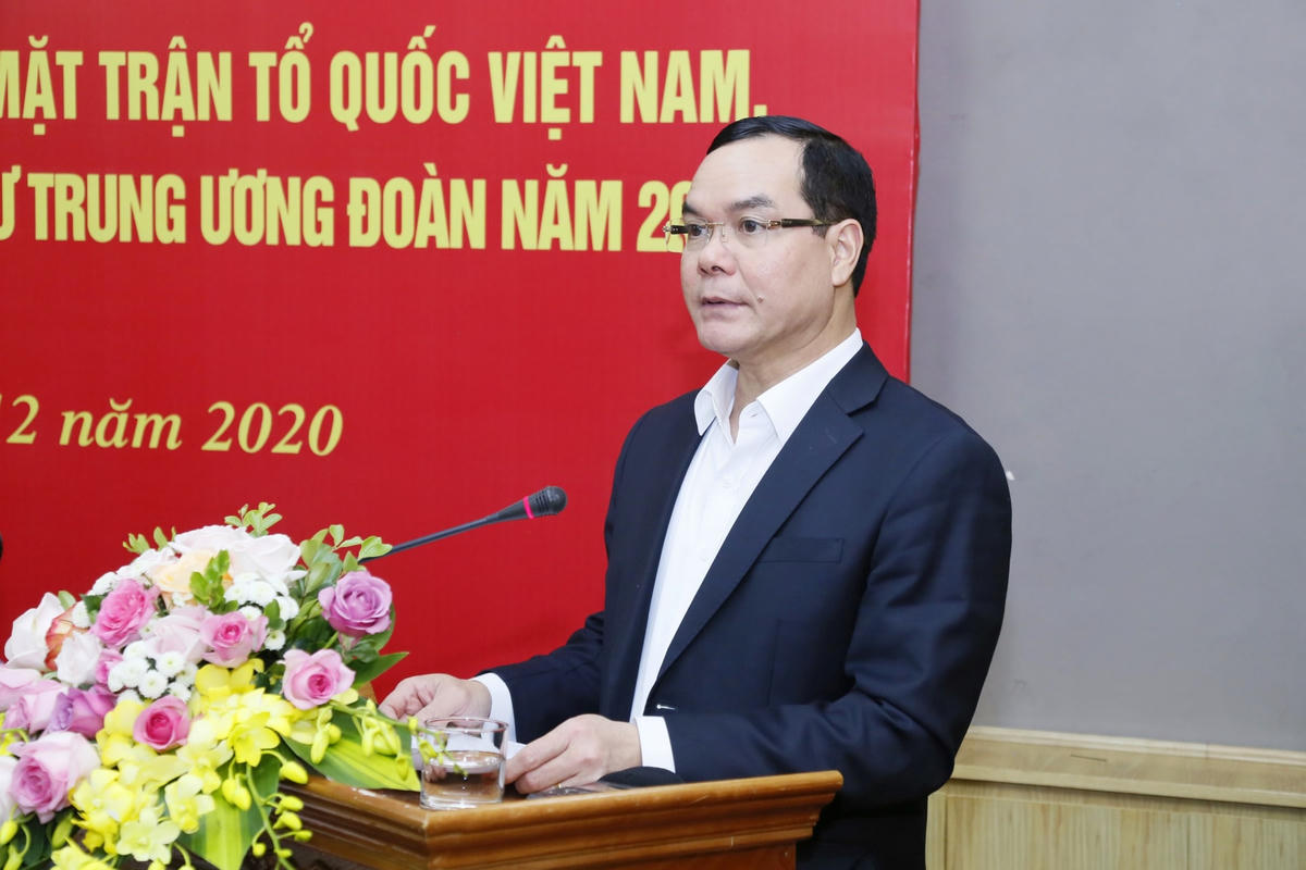Chủ tịch Tổng Liên đoàn Lao động Việt Nam Nguyễn Đình Khang phát biểu tại Hội nghị.