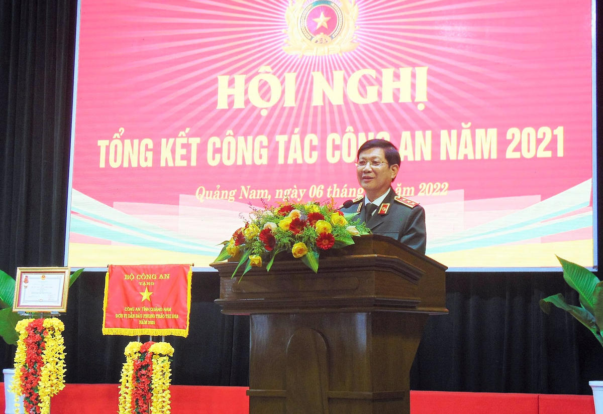 Thứ trưởng Bộ Công an Nguyễn Văn Sơn phát biểu tại hội nghị.