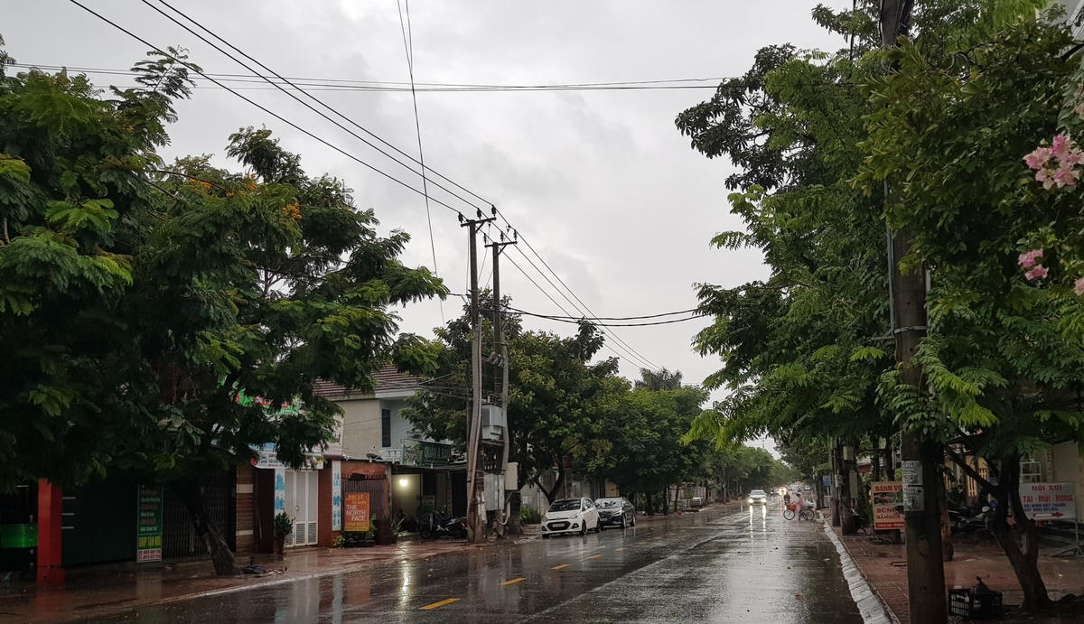 Quảng Trị bắt đầu xuất hiện mưa to và gió.