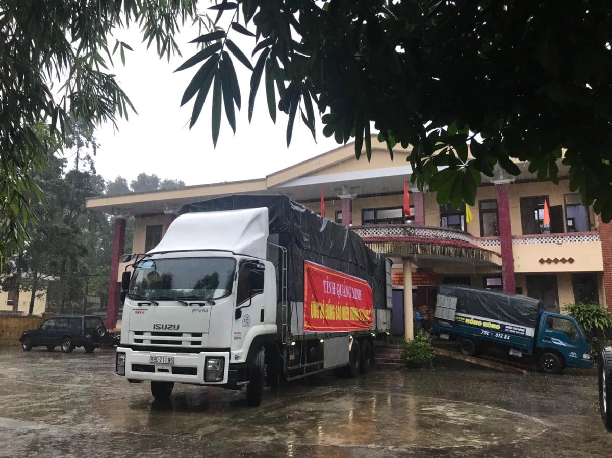 Gần 6 tỷ đồng ủng hộ đồng bào miền Trung của doanh nhân Quảng Ninh