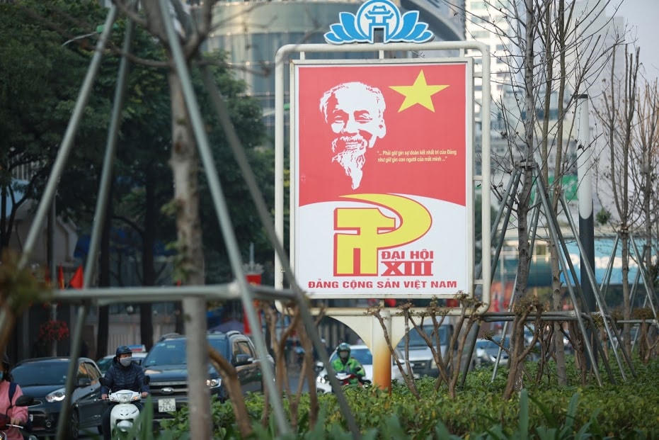 Đường phố Hà Nội thay áo mới chào mừng Đại hội toàn quốc lần thứ XIII của Đảng