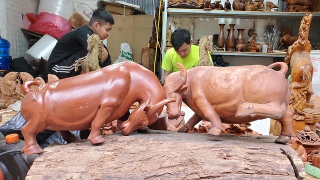 Trâu có nhiều mẫu mã khác nhau tùy theo ý tưởng của người làm.  