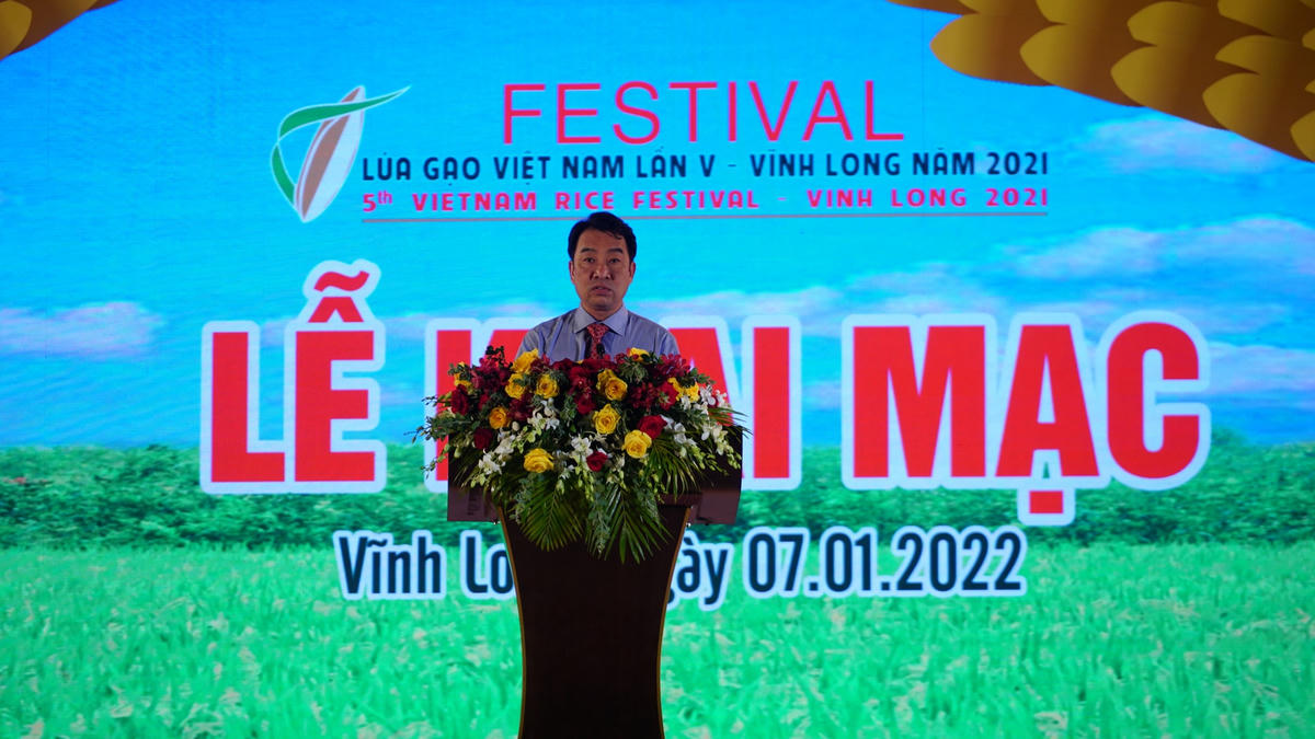 Ông Lữ Quang Ngời, Chủ tịch UBND tỉnh Vĩnh Long phát biểu tại buổi lễ khai mạc.