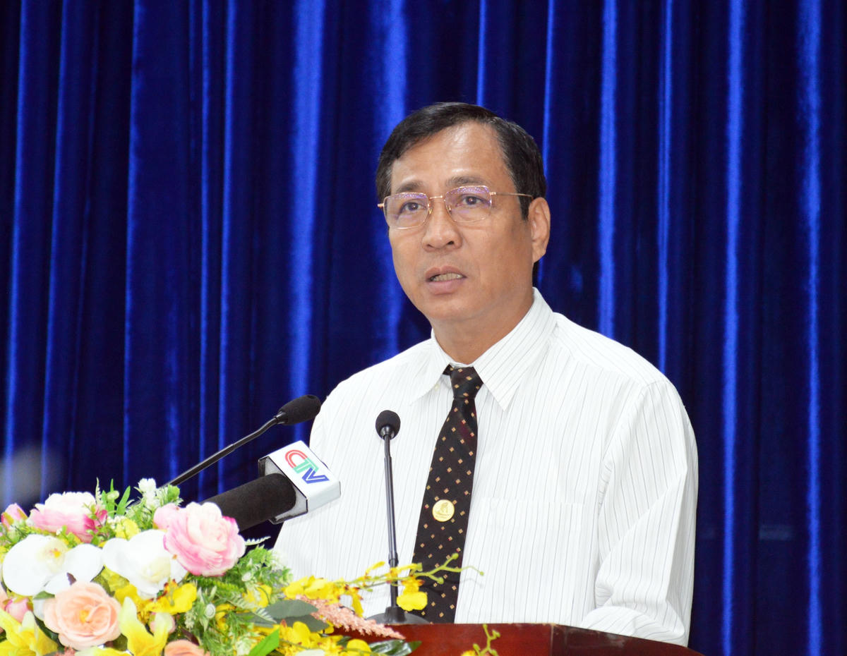 Ông Trần Hồng Quân, Phó Chủ tịch UBND tỉnh Cà Mau phát biểu tại hội nghị.