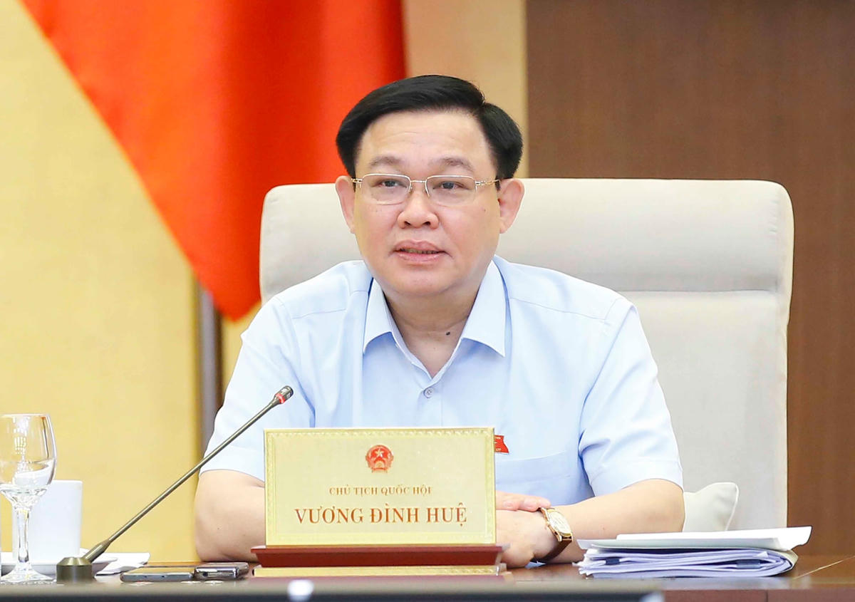 Chủ tịch Quốc hội Vương Đình Huệ phát biểu tại cuộc họp