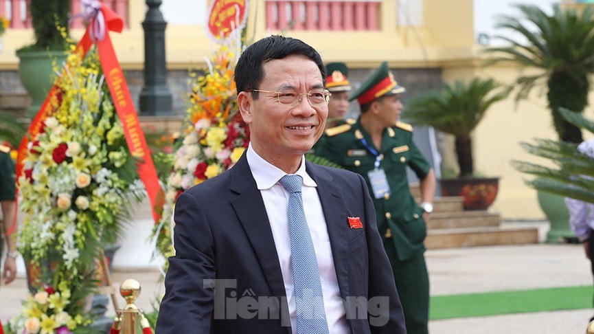 Bộ trưởng Bộ Thông tin và Truyền thông Nguyễn Mạnh Hùng.
