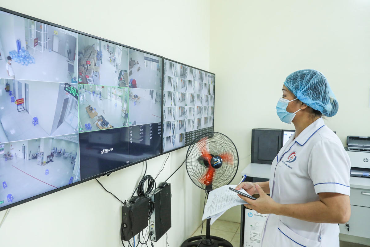 Tất cả các khu vực đều được lắp đặt camera để các y, bác sỹ có thể theo dõi sát sao 24/7.