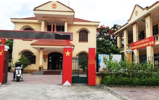 Ba cán bộ phường Văn Đẩu tiếp tục bị tạm đình chỉ công tác 90 ngày.