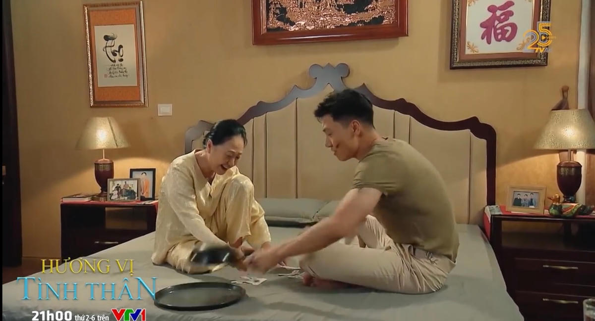 Bà Dần giục Long đi tìm Nam. Ảnh: CMH