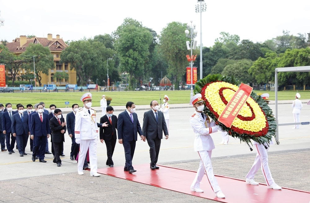 [ẢNH] Lãnh đạo Đảng, Nhà nước vào Lăng viếng Chủ tịch Hồ Chí Minh