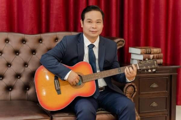 Nhạc sĩ Nguyễn Thế Phúc - người nhạc sĩ luôn mong muốn mang đến những giá trị tích cực cho xã hội đã chọn âm nhạc là nơi gửi gắm và thực hiện trách nhiệm chung tay chống tham nhũng của mình