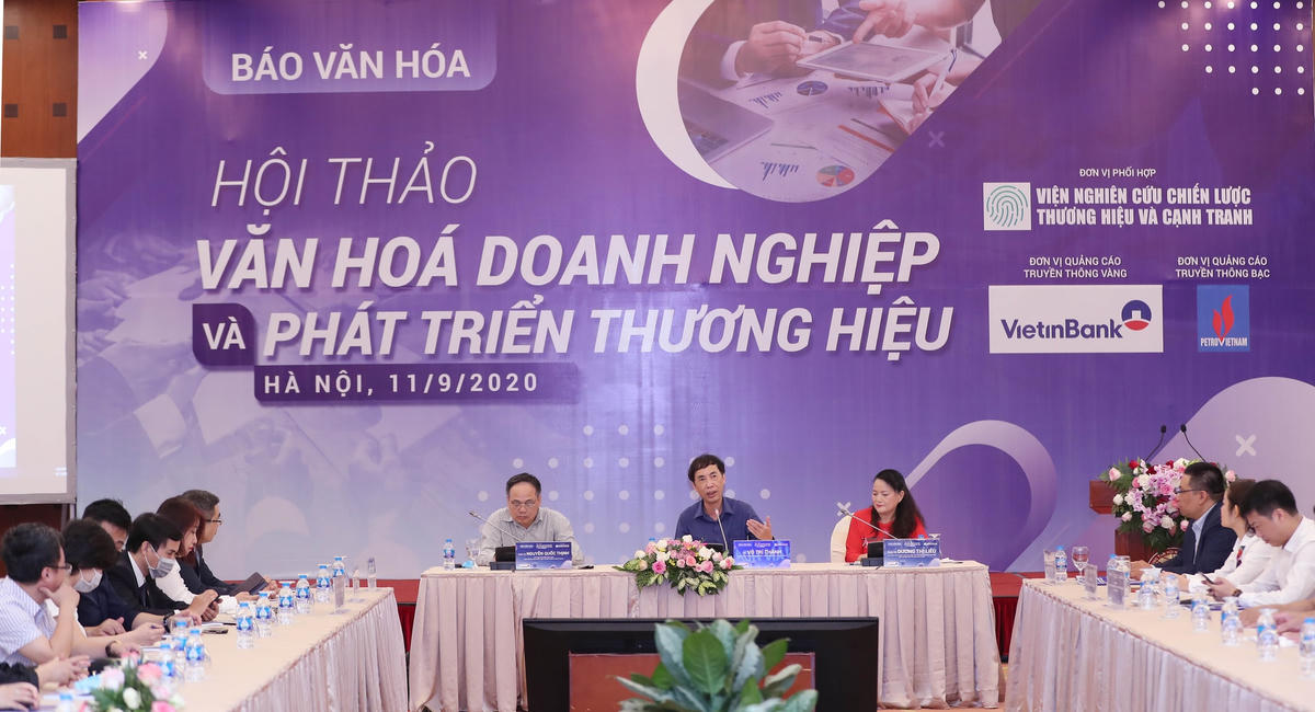Các chuyên gia trao đổi quan điểm tại Hội thảo. Ảnh: Phạm Quang Vinh