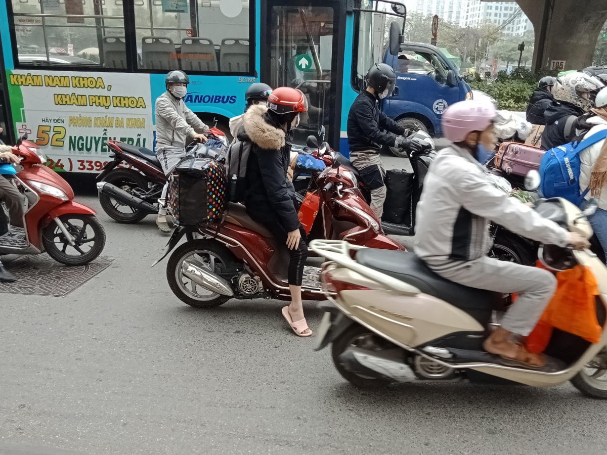 [ẢNH]Bến xe vắng khách chưa từng thấy trong những ngày cuối năm