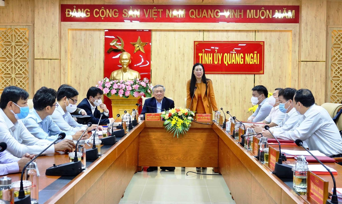 Quang cảnh buổi làm việc.