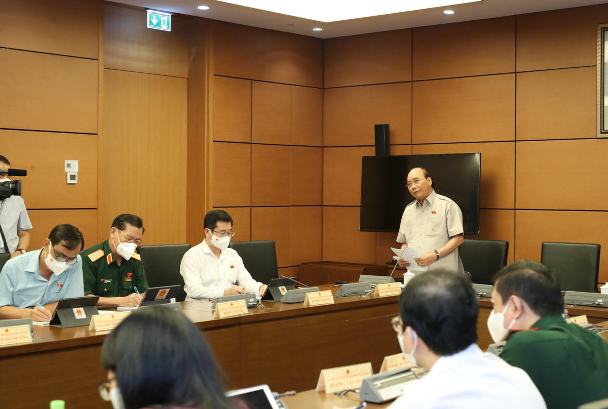Chủ tịch nước Nguyễn Xuân Phúc phát biểu tại phiên họp tổ. Ảnh: Quang Vinh.  