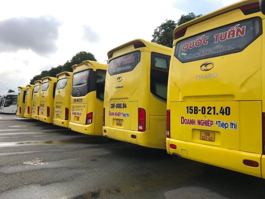 Những đoàn xe "đắp chiếu" tại Bến xe TP Hà Tĩnh.