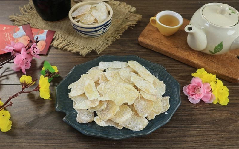 Mứt gừng.